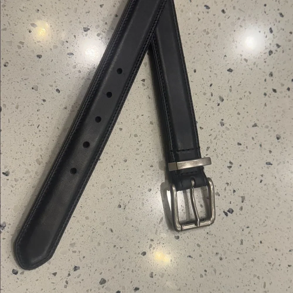 Dickies Genuine Men's Black Leather Belt Casual Work Sleek Size 44 NWOT